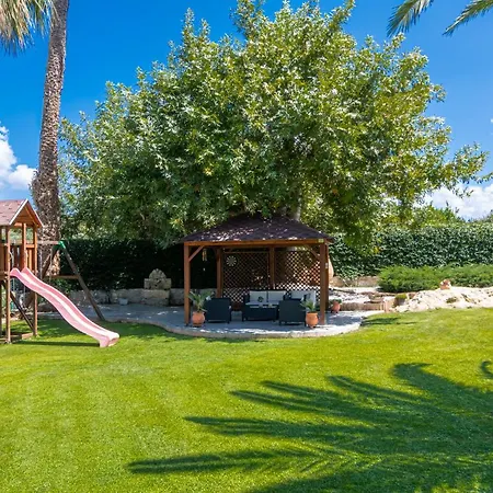 Alia Stone Villa-ideal For Families-heated Pool Nohia