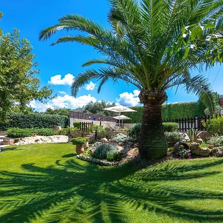 Villa Alia Stone Villa-ideal For Families-heated Pool Nohia