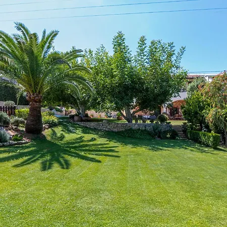 Alia Stone Villa-ideal For Families-heated Pool Villa Nohia