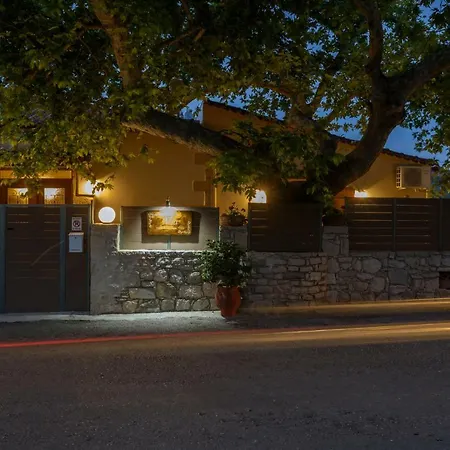 Alia Stone Villa-ideal For Families-heated Pool Villa Nohia